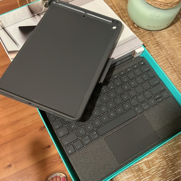 Logitech combo touch - Picture 3 of 3